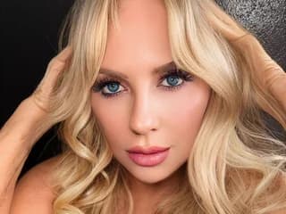 WebCAM of PlayfulPaigeXO