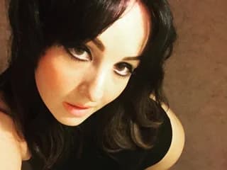 WebCAM of The_Curvy_Raven